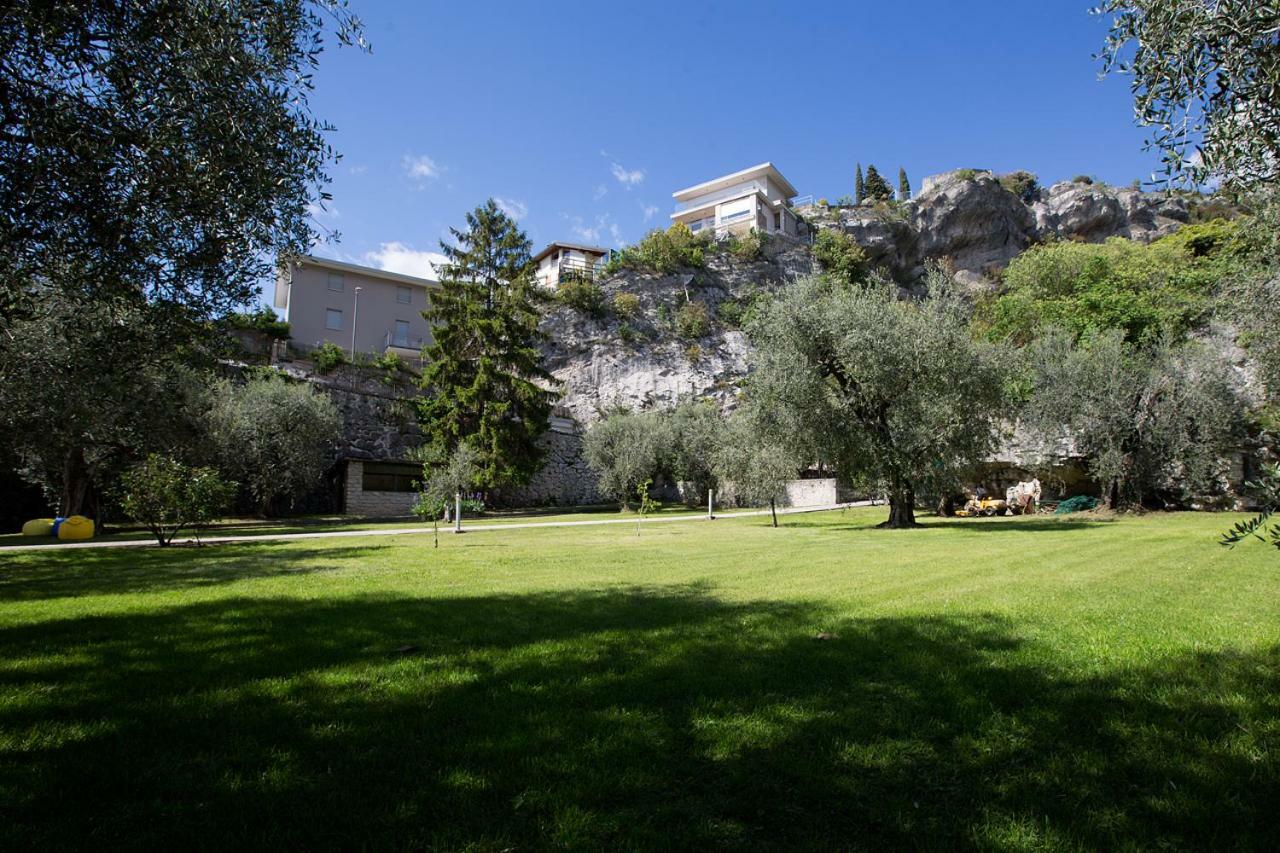 Apartments Suster Torbole Sul Garda Bagian luar foto